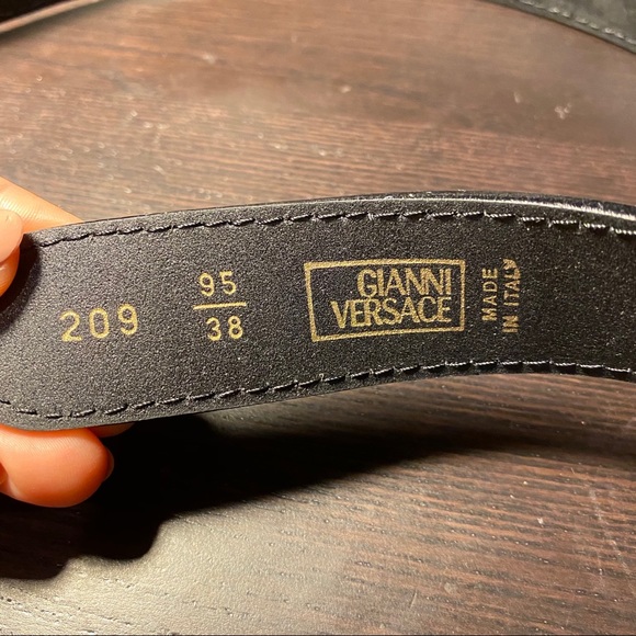 SOLD Gianni Versace Black Leather Medusa Belt - Picture 5 of 8